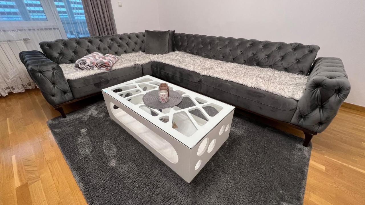 Apartman Nejra Tuzla Exterior foto